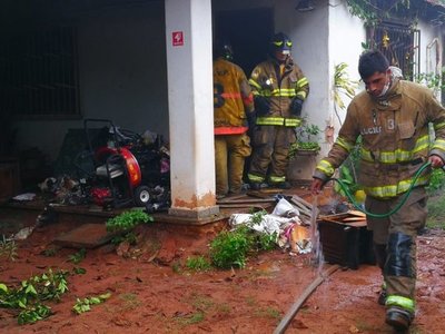Modista pierde sus máquinas en incendio