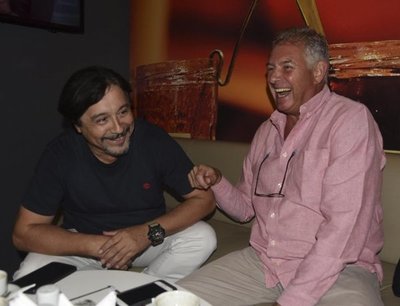 Excombatientes argentino y británico se reencuentran tras 37 años