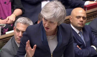 May defiende que el Parlamento tome una "decisión final" sobre el "brexit"