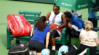 Serena Williams se retira con lesión de rodilla