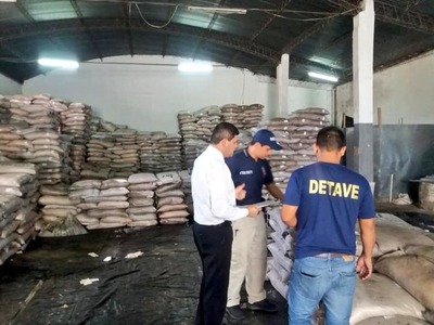 Allanan depósito e incautan azúcar presumiblemente de contrabando
