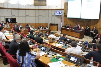 Levantan sesión y corren traslado al contralor