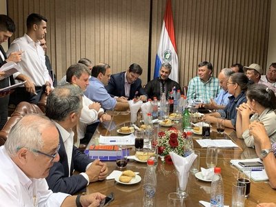 Gobierno llega a un acuerdo con campesinos y levantan movilización