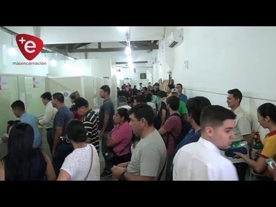 LARGAS FILAS PARA EVITAR PAGAR MULTAS