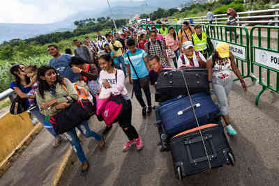 Colombia amplia la meta de déficit fiscal por migración de venezolanos