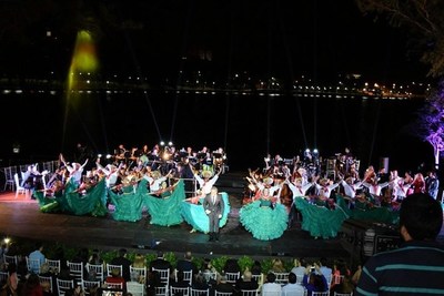 Majestuosa inauguración del anfiteatro ubicado a orillas del lago de la República en CDE.