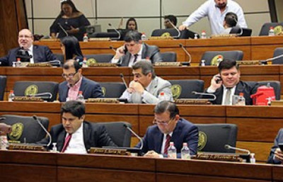 Capacitarán a funcionarios de Diputados en lengua de seña