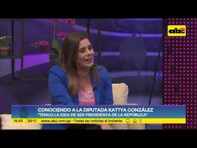 Conociendo a la diputada Kattya González