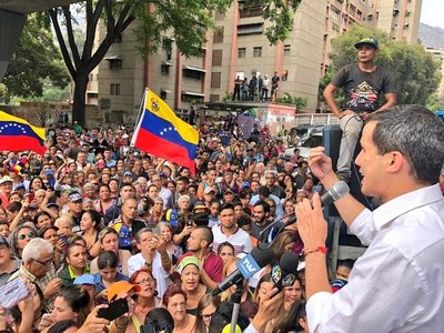Vuelven a protestar en las calles en contra del régimen de Maduro