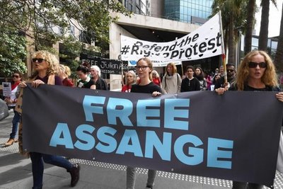 Assange teme ser condenado a décadas en prisión si es extraditado a EE.UU.