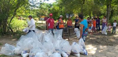 Distribuyen unas 500 toneladas de alimentos e insumos a damnificados