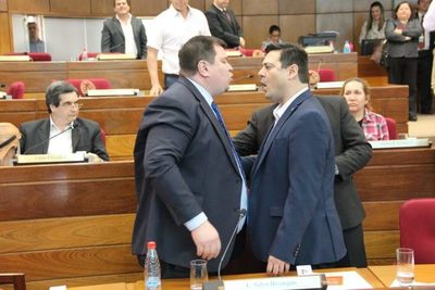 Incidentes entre los senadores liberales