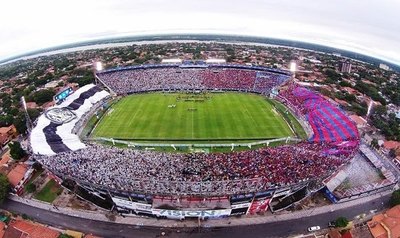 Eber Aquino será el juez principal del clásico entre Cerro Porteño y Olimpia
