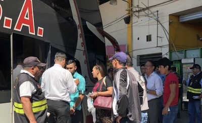 HOY / Dinatran multa a empresas en cuyos buses cobrarón demás o sin respetar disposición legal