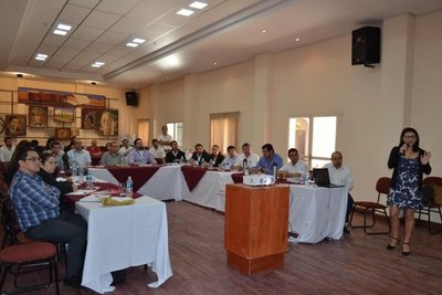 Capacitan a funcionarios de Hacienda de gobernaciones