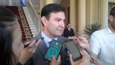 'Beto' Ovelar: "Si Añeteté libera los votos, el contralor no será destituido"