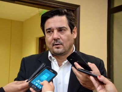 Salyn Buzarquis: "La Contraloría funciona como un equipo recaudador"