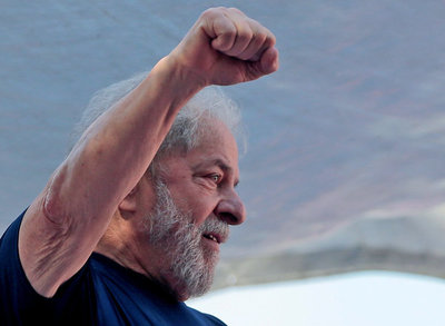Rousseff afirma en Argentina que Lula encarna la rebelión del pueblo brasileño