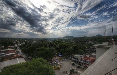 Mayo inicia con ambiente cálido