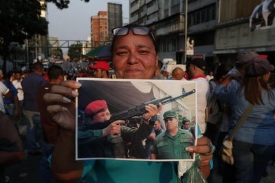 El mundo reacciona al levantamiento militar en Venezuela