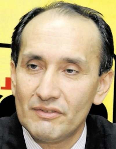 En ambiente enrarecido definen suplente de Payo