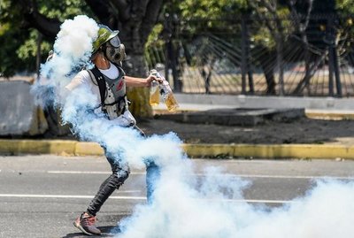 Guaidó anuncia una huelga y manifestación