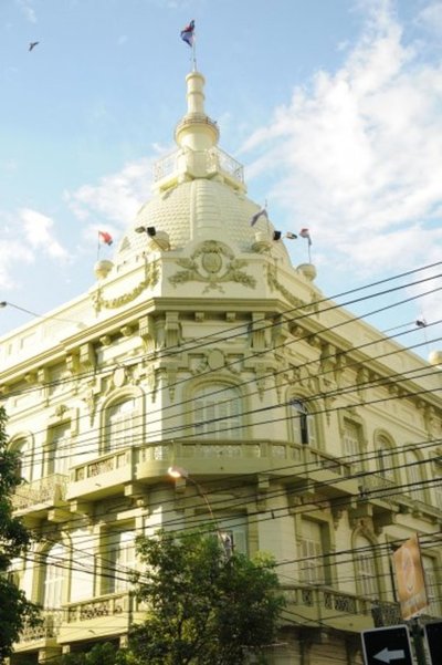 Empresarios insistirán a Abdo que cumpla promesa de no subir impuestos