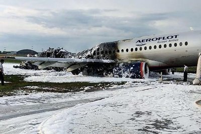 Piloto apunta a un rayo como causa del accidente del avión ruso