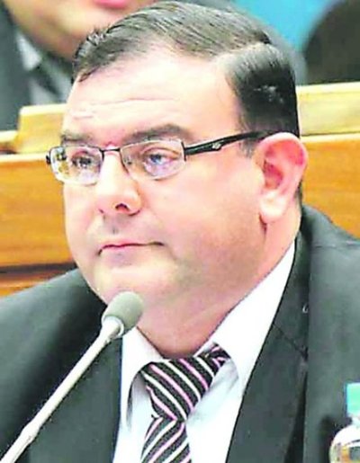 Piden a diputado Rivas que hoy solicite su desafuero