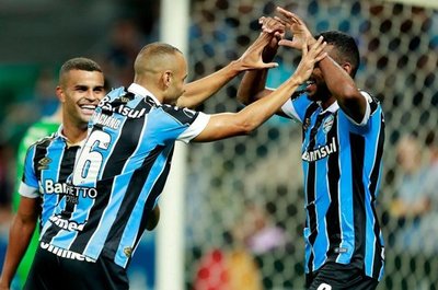 Gremio pasa a octavos