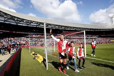 Robin van Persie cuelga las botas