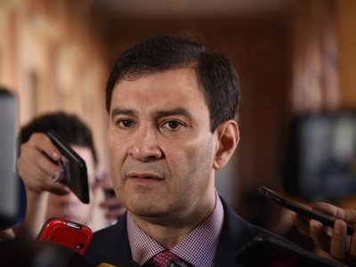 Parlamentarios mantienen su plan de quedar atornillados a sus bancas