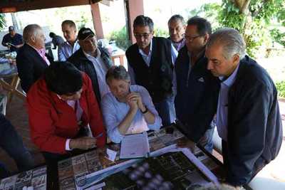 Buscan acelerar procesos para inicio de la construcción del puente Carmelo Peralta-Murtinho