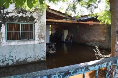 Universitarios se solidarizan con inundados de Pilar