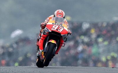 Pole de Márquez en MotoGP