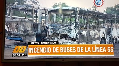 Reducto: Dos buses se quemaron totalmente