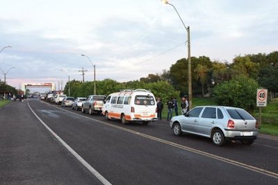 Cierran ruta en Ayolas para pedir cementerio