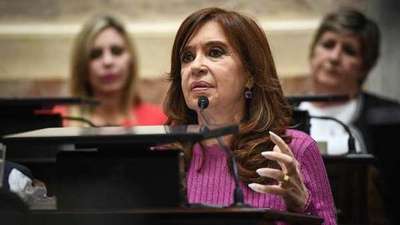Cristina Fernández niega los cargos y considera su juicio una "cortina de humo"