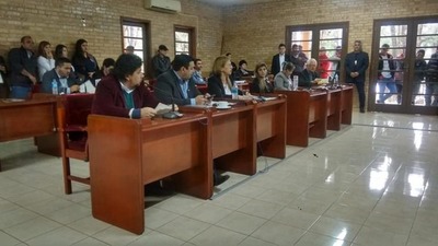 Concejales piden la destitución de la directora de Recursos Humanos