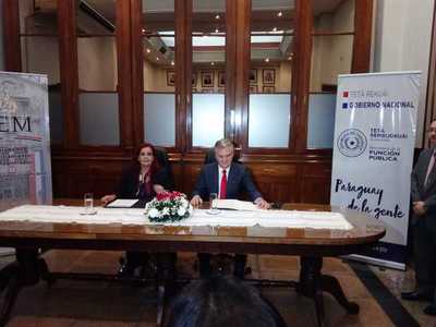 Firman convenio de cooperación para capacitación de funcionarios