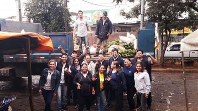 Donaciones de campesinos fueron entregadas a afectados por crecida del río