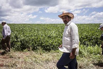 Firman acuerdo para preservar recursos naturales en colonias rurales