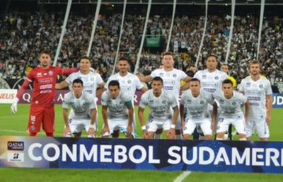 Sol queda fuera de la Sudamericana tras ser goleado