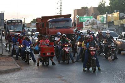 Motociclistas deberán ir escuela de conducción antes de obtener licencias