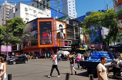 Restricción de reales es un mazazo final al comercio en CDE, advierten