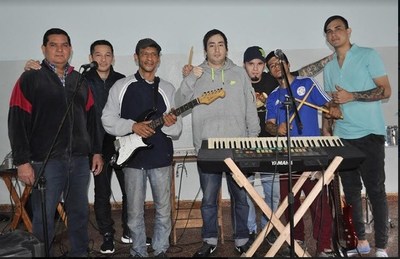 Internos de Tacumbú formaron grupo musical