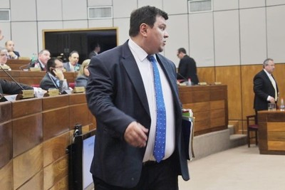 Ahora quieren sacarlo de su Partido