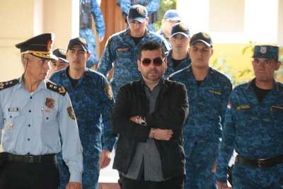 Alcides Oviedo se abstiene a declarar y espera la sentencia