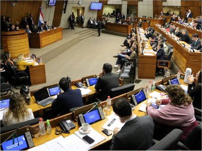 Nueva mesa directiva de Diputados excluye a las mujeres