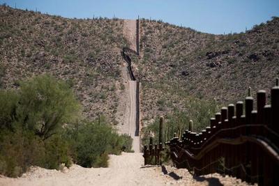 México detiene a 791 migrantes indocumentados que viajaban en cuatro camiones